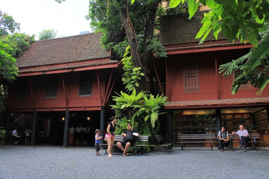 Bangkok: Jim Thompson House and Baan Krua Community Tour - Uncle Aood’s home visit and buying silk at the source
