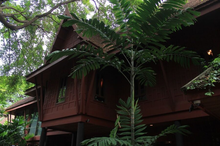 Bangkok: Jim Thompson House and Baan Krua Community Tour - Guides and drivers: comfort plus story time