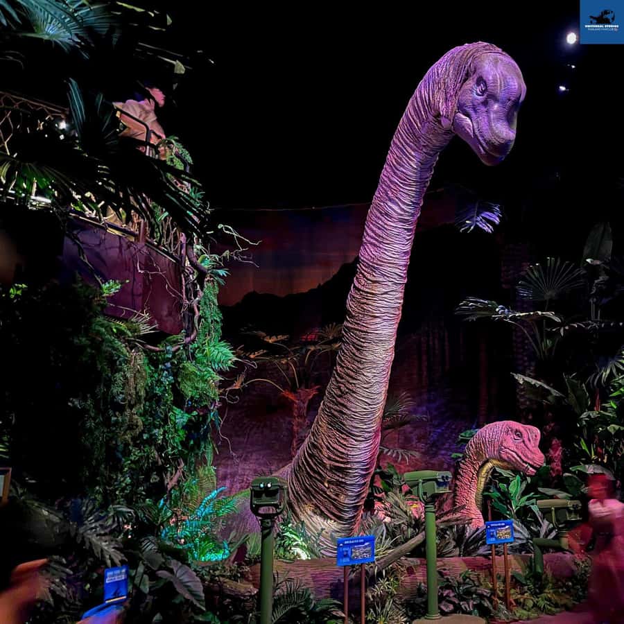 Bangkok: Jurassic World The Experience Entry Ticket - Stand close to the dinosaurs: T. rex and Brachiosaurus