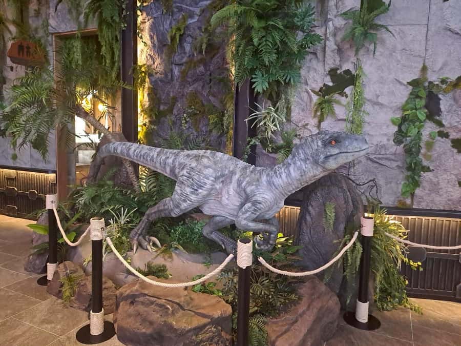 Bangkok: Jurassic World The Experience Entry Ticket - Lighting and photo expectations in a darker attraction