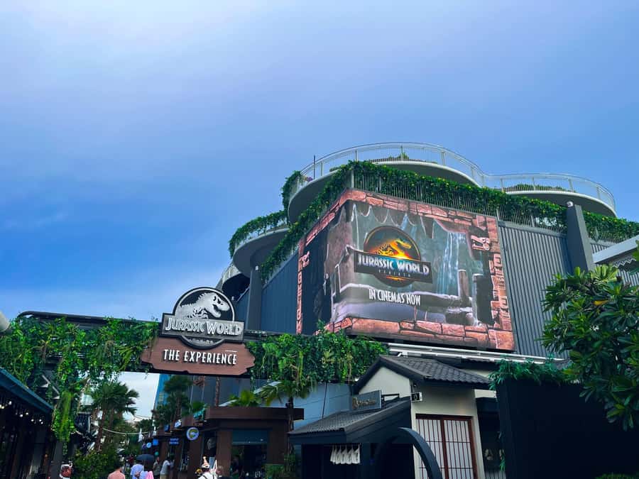Bangkok: Jurassic World The Experience Entry Ticket - Animation quality and staff energy for all ages
