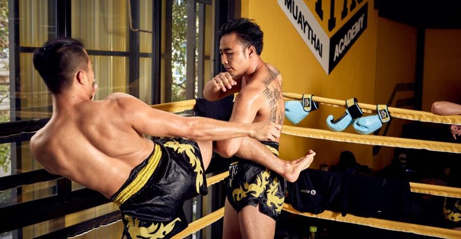 Bangkok: Learn 1-1 Muay Thai + Free Muaythai Shorts & Pickup - Barefoot Training, Gloves, and Gear Provided