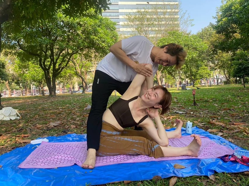 Bangkok: Lumpini Park Yoga Experience - Key things you will notice