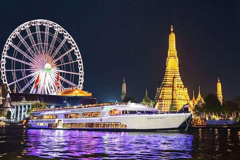 Bangkok: Luxury White Dinner Cruise Free Flow Beer and Wine - First impressions: what makes the Luxury White Cruise feel special