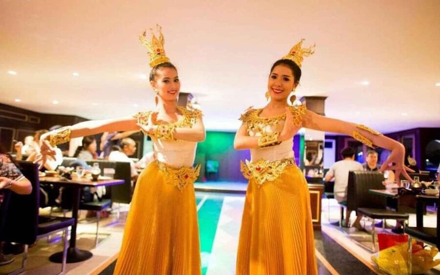 Bangkok Luxury White: Sunset or Buffet Dinner Cruise - Key things that make this cruise worth your time