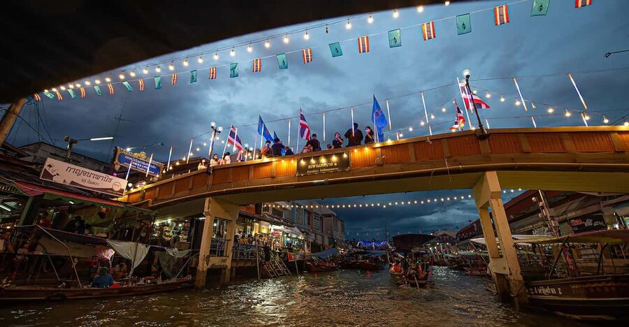 Bangkok: Maeklong Railway Market and Amphawa Floating Market - Should you book this Maeklong and Amphawa day trip?