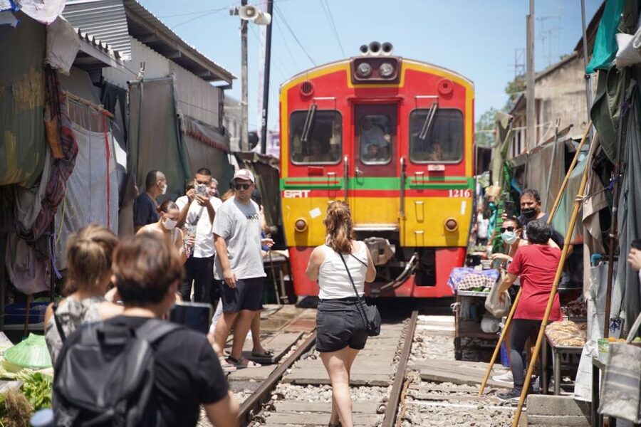 Bangkok: Maeklong Railway Market and Floating Market Tour - Should you book it? Yes if you want the highlights, no if you hate schedules