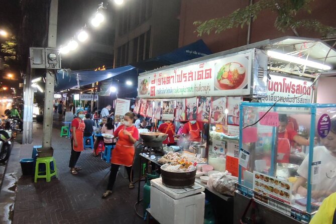 Bangkok: Michelin Guide Street Food Tour by Tuk Tuk - Yaowarat Road pa tong go doughnuts, crisp outside, sweet inside