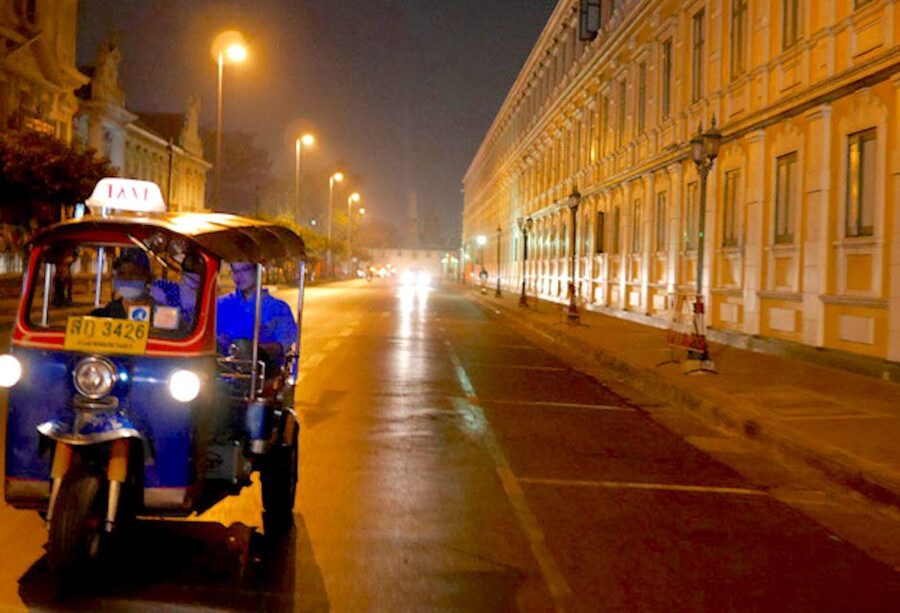 Bangkok: Midnight Food Tour by Tuk-Tuk - Rooftop beer with Wat Arun across the river