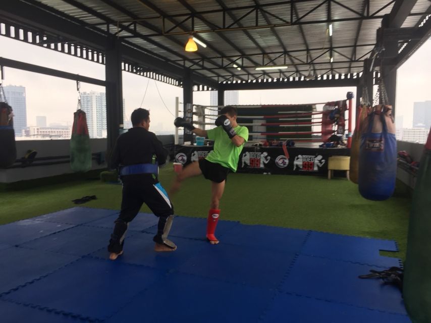 Bangkok: Muay Thai Boxing Class for Beginners - Workout Reality Check: Cardio, Pad Work, and Recovery Breaks