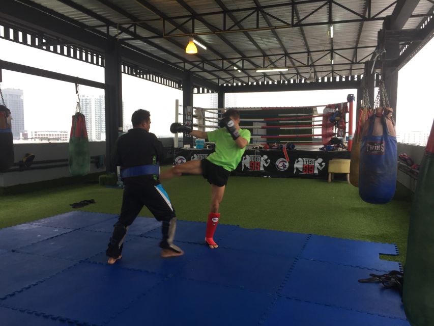 Bangkok: Muay Thai Boxing Class for Beginners - Gloves, Towel, and Shower: What to Bring to Train Comfortably