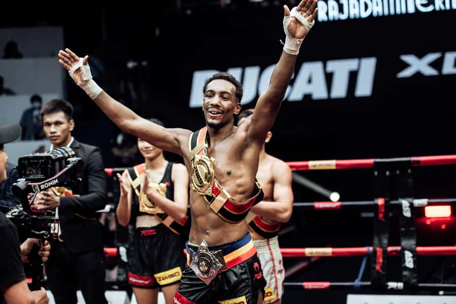Bangkok: Muay Thai Boxing Tickets at Rajadamnern Stadium - Where the crowd energy hits hardest