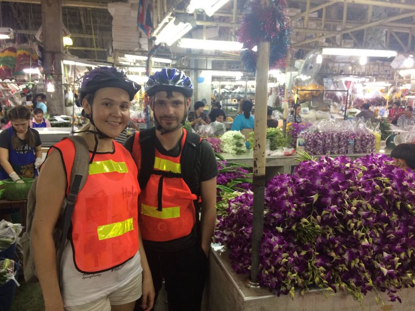 Bangkok: Night Bike Ride and Dinner at a Local Restaurant - Getting to the meeting point on the Thonburi side before dark
