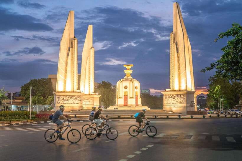 Bangkok: Night Bike Tour with Temples & Flower Market Visit - Who This Tour Fits Best, and Who Should Skip It