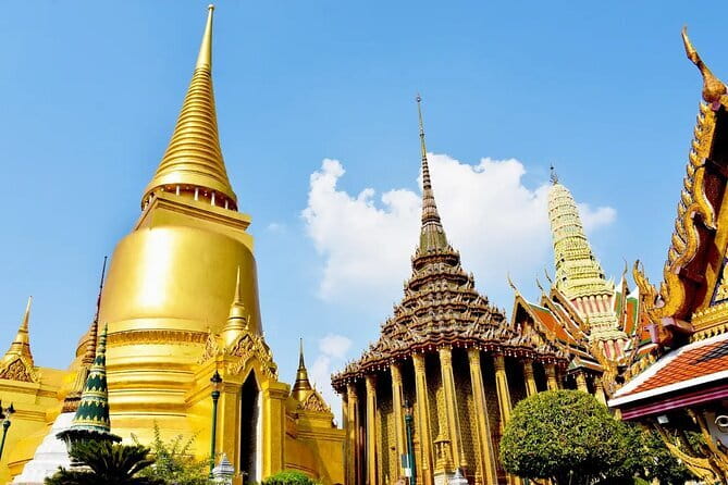 Bangkok Night Food Tour By Tuk Tuk - River Vibe Bar & Restaurant: an included sip plus a view moment