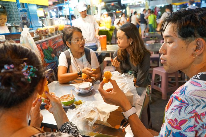 Bangkok Night Michelin Foodie Tour in Chinatown with 15+ tastings - Stops 2 and 3: dim sum choices and a proper pad thai toast