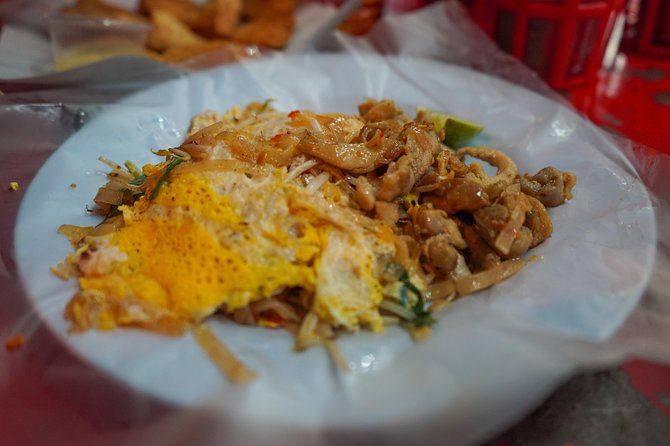 Bangkok Night Michelin Foodie Tour in Chinatown with 15+ tastings - Chinatown night market walking: where the food culture shows up