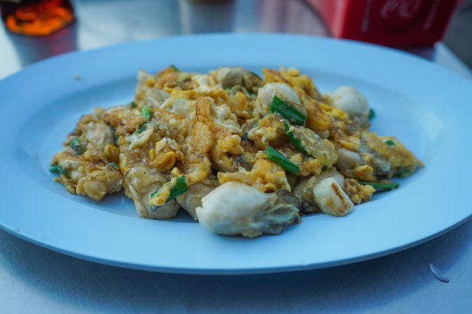 Bangkok Night Michelin Foodie Tour in Chinatown with 15+ tastings - Stop 4: small snack time, the in-between fuel