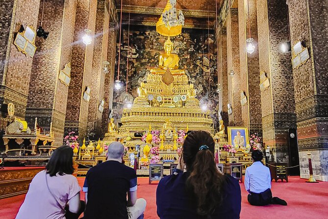 Bangkok Night Tour: Wat Arun, Wat Pho, Chinatown & Tuk Tuk Ride - Ferry to Wat Arun: the ride you will remember