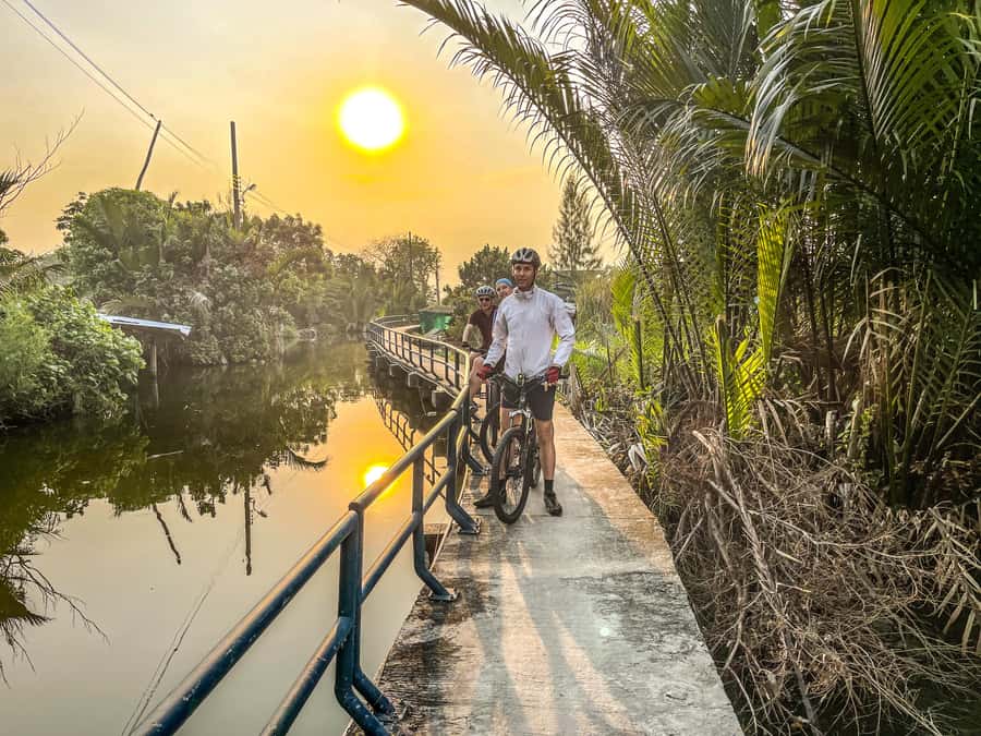 Bangkok Paradise Bicycle & Boat Tour - Key highlights at a glance