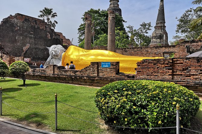Bangkok: Private Ayutthaya and Bang Pa-In Summer Palace Tour - Morning pickup in Bangkok, then a one-hour shift in mood