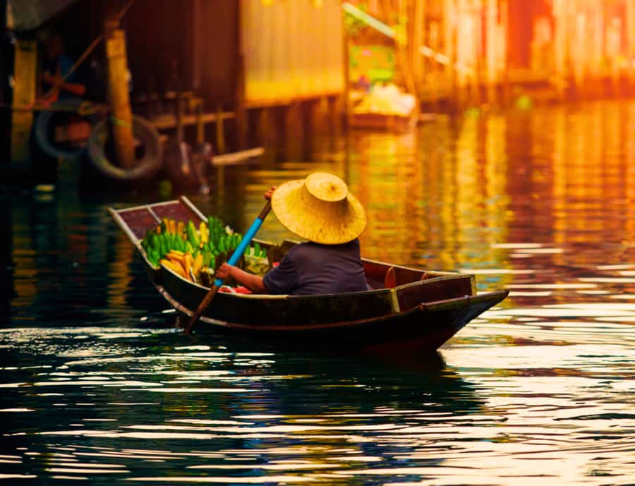 Bangkok: Private Damnoen Saduak Floating & Train Market Tour - Salt Lake De Maeklong and Traditional Salt Harvesting