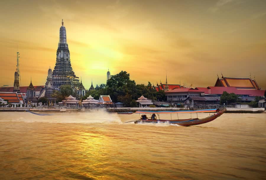 Bangkok:Private Guided Tour |Grand Palace, Wat Pho, Wat Arun - Wat Arun spires and the climb for river and city views