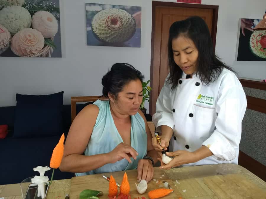 Bangkok: Professional Thai Fruit and Vegetable Carving Class - Price and value, why $87 can be a smart splurge