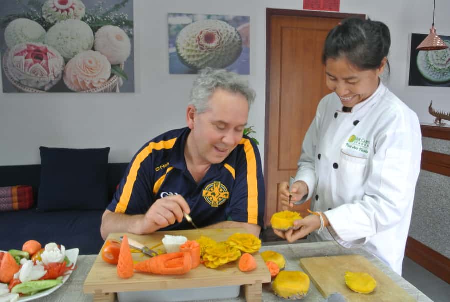 Bangkok: Professional Thai Fruit and Vegetable Carving Class - Who should book this carving class, and who should skip it