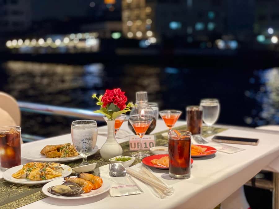 Bangkok: River Star Princess Chao Phraya Dinner Cruise - Memorial Bridge to Rachawongse: your evening starts with welcome drinks and early bites