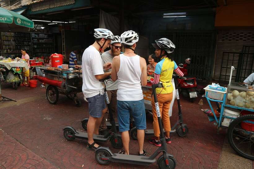 Bangkok: Riverside E-Scooter Adventure with StreetFood Snack - Thonburi lanes and local market fruit: the snack start that builds momentum