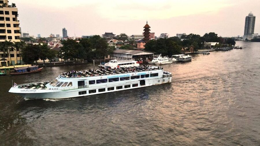 Bangkok: Royal Princess Chao Phraya Dinner Cruise - Where to check in at Asiatique and what the timing really means