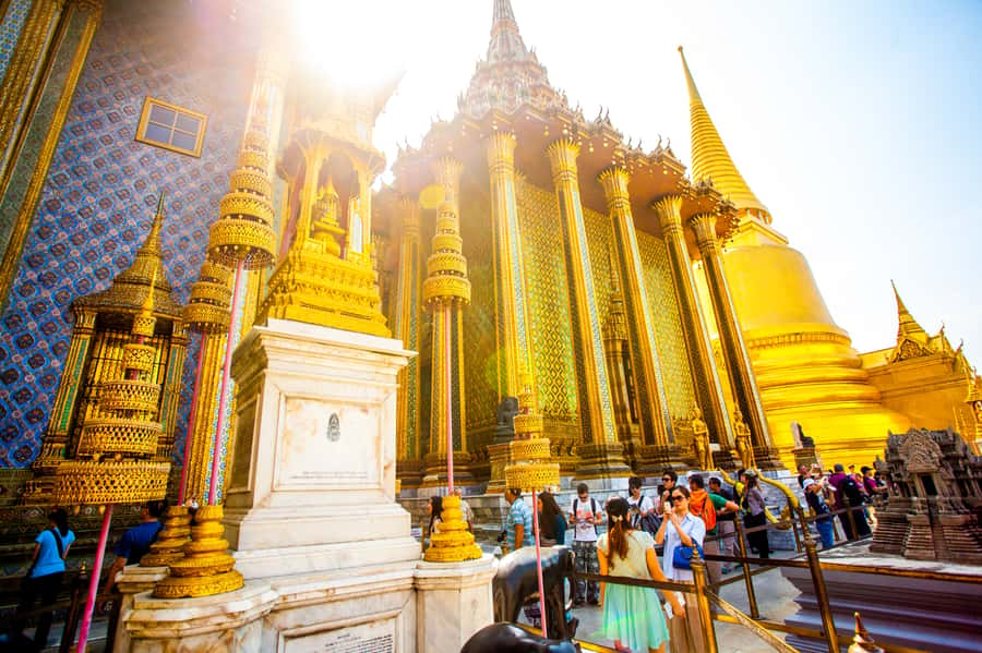 Bangkok's Highlights by Longtail Boat and on Foot - The small-group advantage, including how guides manage attention