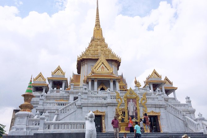 Bangkok’s Sacred Temples & Local Culture Half-Day Tour - Four hours, three temples, and fees that save your day