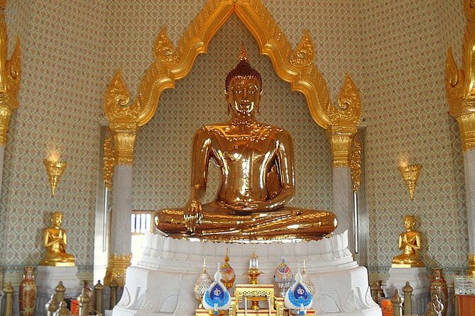 Bangkok’s Three Iconic Temples: Wat Traimit, Wat Pho & Wat Arun - Transport and comfort: pickup, air-conditioning, and pacing