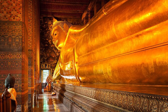 Bangkok’s Three Iconic Temples: Wat Traimit, Wat Pho & Wat Arun - Temple etiquette that keeps the day calm (dress and respect)