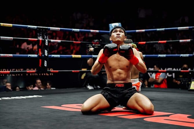 Bangkok's Top Muay Thai Ticket at Rajadamnern Stadium - The Match Flow: Wai Kru, Ring Energy, and a Real Night Out