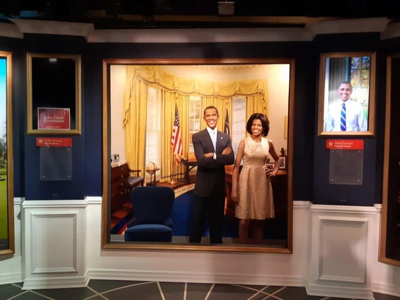 Bangkok: SEA LIFE Bangkok & Madame Tussauds Entry Ticket - Madame Tussauds Bangkok: touchable celebrity moments
