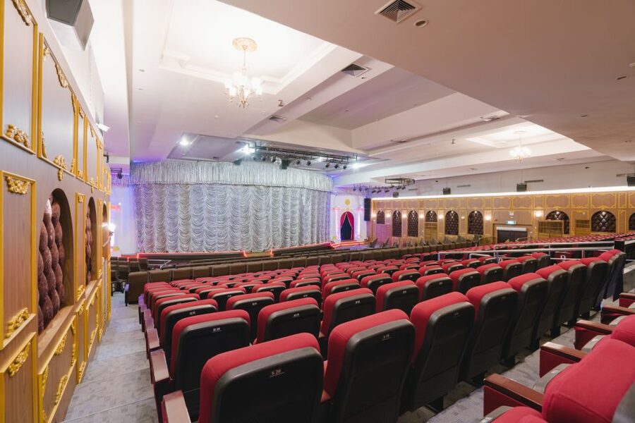 Bangkok: Skip-the-Line Golden Dome Cabaret Show Tickets - Why the Golden Dome Cabaret Show feels made for Bangkok