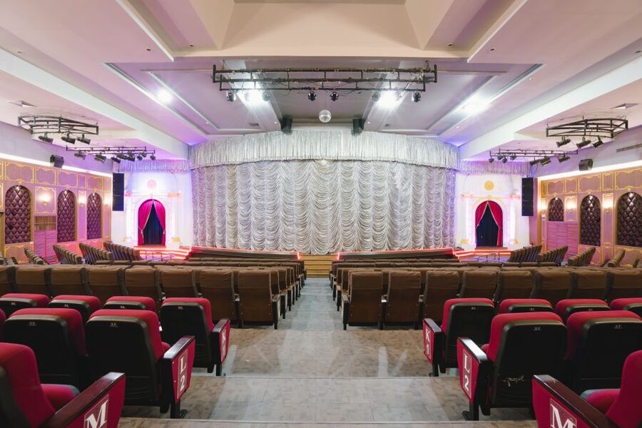 Bangkok: Skip-the-Line Golden Dome Cabaret Show Tickets - What’s included, what’s not, and how that affects your evening