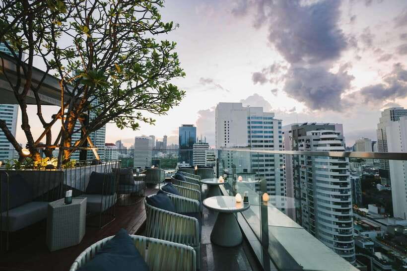 Bangkok: Sky on 20 Rooftop Bar With Free Flow Drinks - Service Expectations: The One Detail That Can Change Your Mood