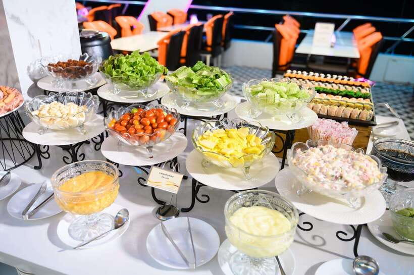 Bangkok: Smile Riverside Dinner Cruise - Starting at Icon Siam Pier: Timing That Affects Your Seats