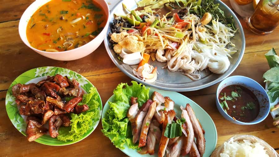Bangkok: Street Art and Street Food Walking Tour - Charoen Krung Road’s 150-Year Wall Murals and Photo Stops