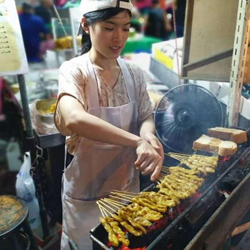 Bangkok: Street Food Tasting Tour at Night - Should you book the Bangkok Chinatown Street Food Tasting Tour?