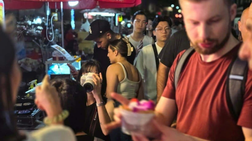 Bangkok: Street Food Tasting Tour at Night - Why a 150-minute Chinatown night tour makes sense