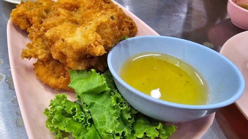 Bangkok: Street Food Tasting Tour at Night - The six tasting stops: how the menu selection keeps things fun