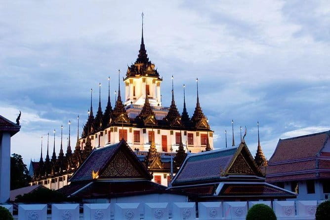Bangkok : Sunset Food tour by Tuk Tuk boat with big Buddha view - Wat Paknam Phasi Charoen and the Giant Buddha photo stop
