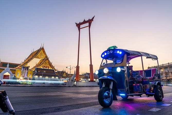 Bangkok : Sunset Food tour by Tuk Tuk boat with big Buddha view - Talat Phlu: the old train market for 100-year vibes