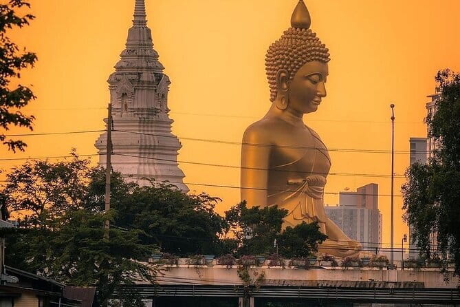 Bangkok : Sunset Food tour by Tuk Tuk boat with big Buddha view - Meeting at Phra Sumen Fort and the first boat segment