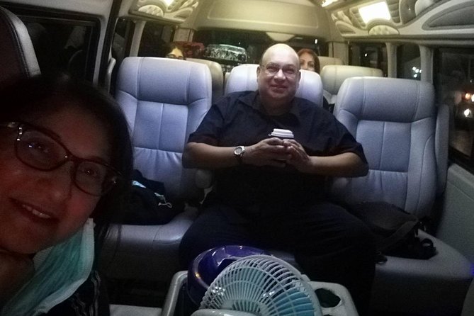 Bangkok (Suvarnabhumi) Airport Transfer - Central Bangkok Hotel - Meeting your driver at BKK arrivals, gate 3 placard tips